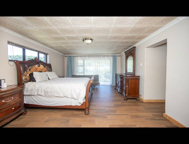6 BEDROOM HOUSE FOR SALE IN BEACON BAY